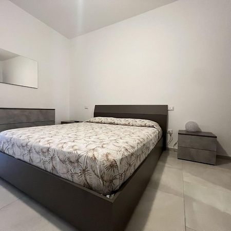 B&B La Piazzetta วาโด ลีกูเร ภายนอก รูปภาพ